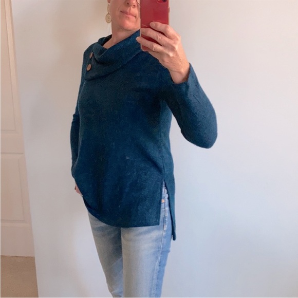 Cowl, Button Neck Sweater - Picture 6 of 6